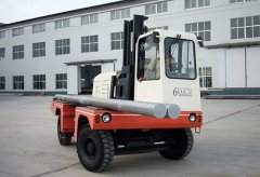 廈工6噸側面叉車(chē)助力廈門(mén)市某鋁業(yè)公司作業(yè)