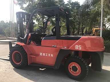 漳州長(cháng)泰8.5噸柴油叉車(chē)順利交付客戶(hù)使用